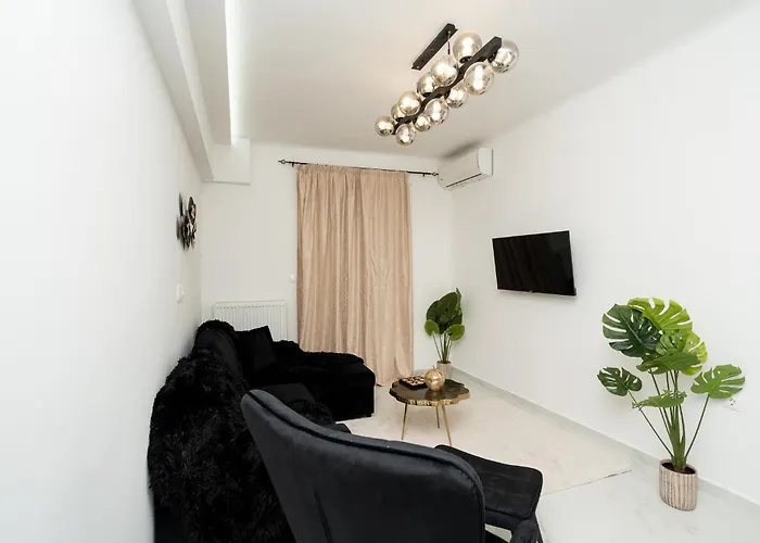 Courtiq By Infox Private Parking * Thessaloniki