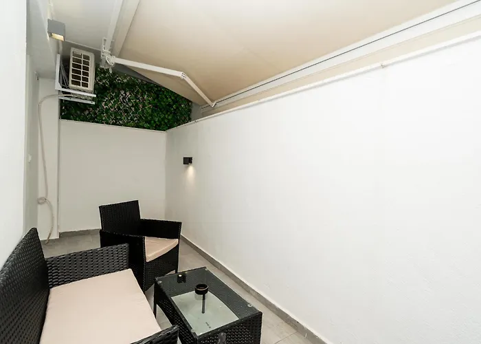 Courtiq By Infox Private Parking