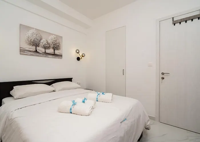 Courtiq By Infox Private Parking Salonicco