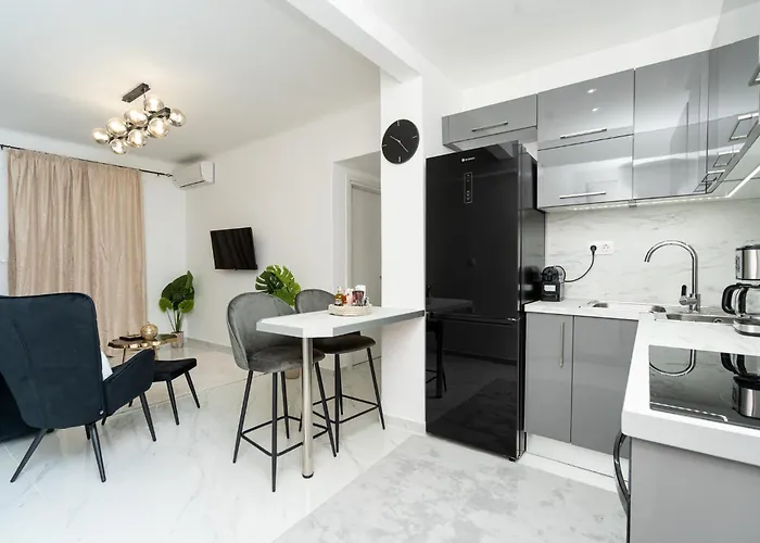 Courtiq By Infox Private Parking * Salonicco