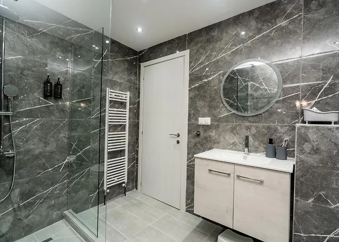 Courtiq By Infox Private Parking