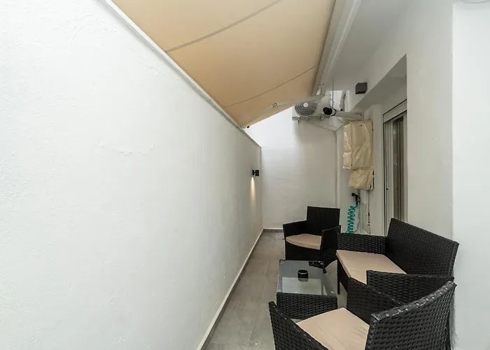 Courtiq By Infox Private Parking * Saloniki