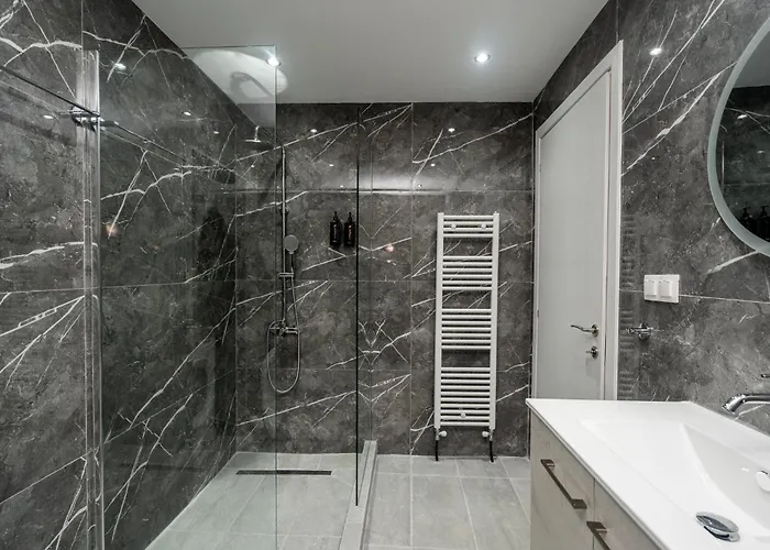 Courtiq By Infox Private Parking Apartament *