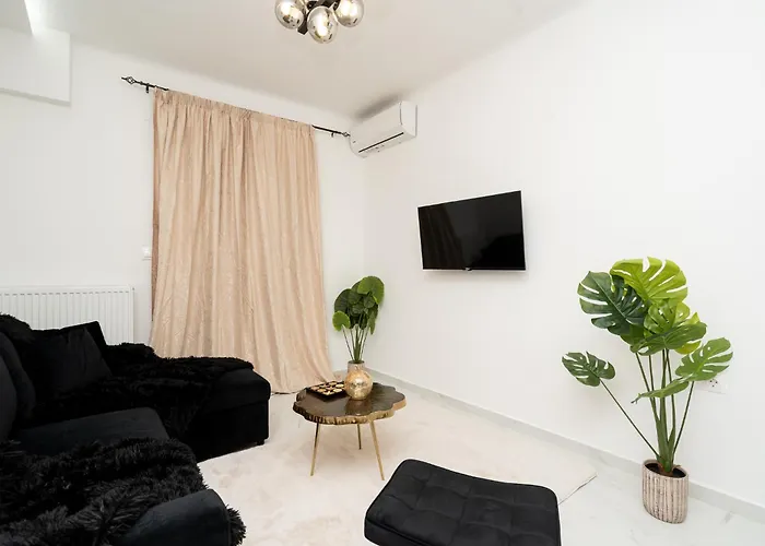 Courtiq By Infox Private Parking Apartament